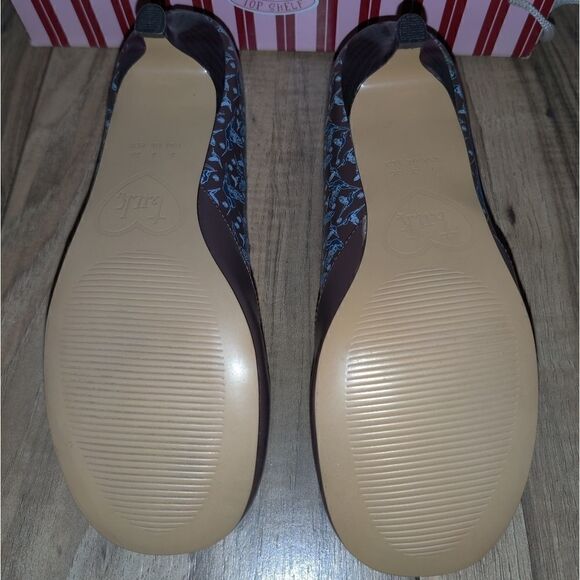 T.U.K. Women's Shoes Slip On Heels With Hummingbird Pattern Size: 5 - Picture 10 of 10